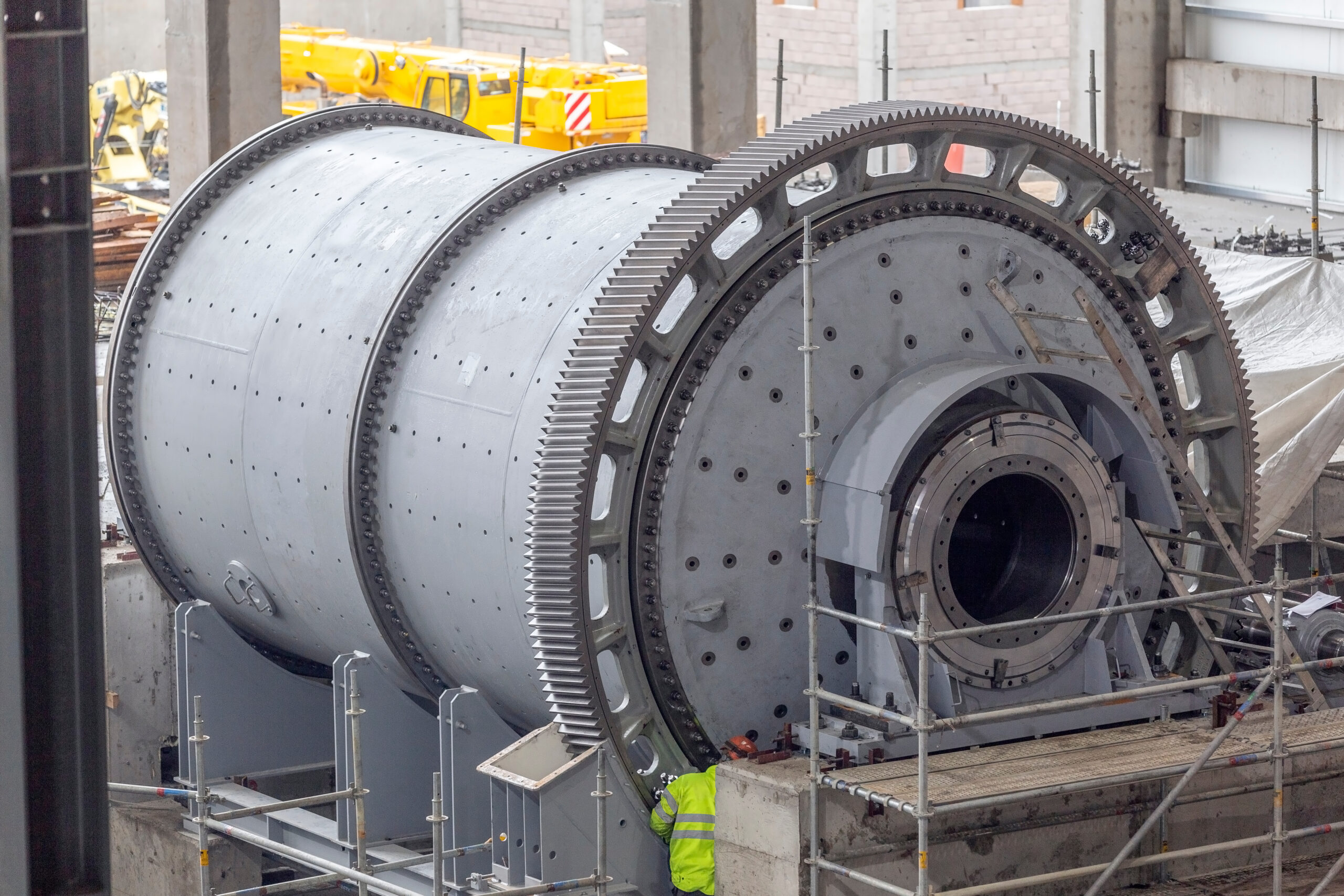 Industrial gear and bearing assembly suited to high-performance lubrication